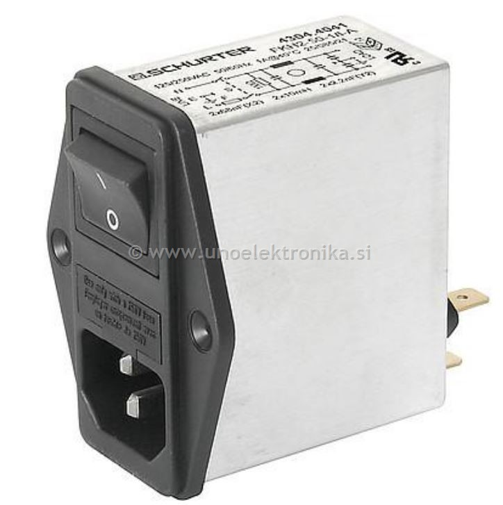 VTIKAČ 3 POLNI EURO ZA NA PANEL 6A 250V